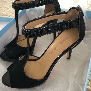 Antonio Melani 7.5 black heels, never worn